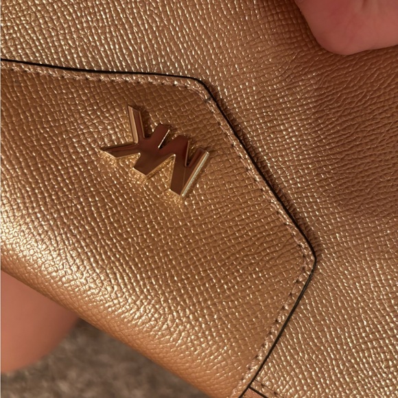 MICHAEL Michael Kors Small Metallic Leather Convertible Phone Crossbody - Picture 2 of 5